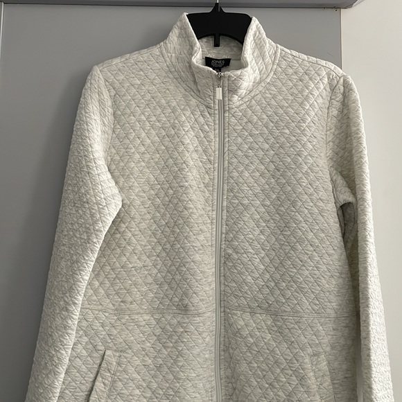 Jones New York, pearl grey sweater - Picture 2 of 8